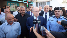 رئيس الوزراء يطلق امتحان الثانوية العامة من قريتي المغير وأبو فلاح