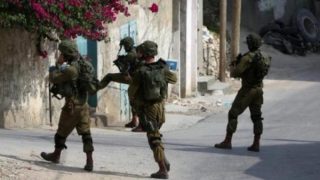 الاحتلال يفتش منازل ويعبث بمحتوياتها في الزاوية غرب سلفيت