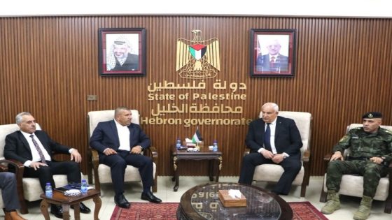 وزير الداخلية يشارك في لقاء حكومي موسع بمحافظة الخليل لبحث أولويات المرحلة واحتياجات المحافظة