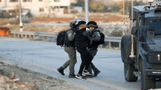 الاحتلال يعتقل شابا ويعتدي على آخرين في راس كركر غرب رام الله