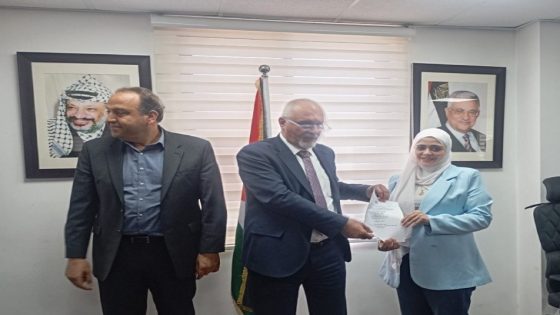 وزارة الزراعة و”الفاو” تسلمان 280 مزارعاً شاباً في رام الله والقدس منحا بقيمة 620 ألف شيقل