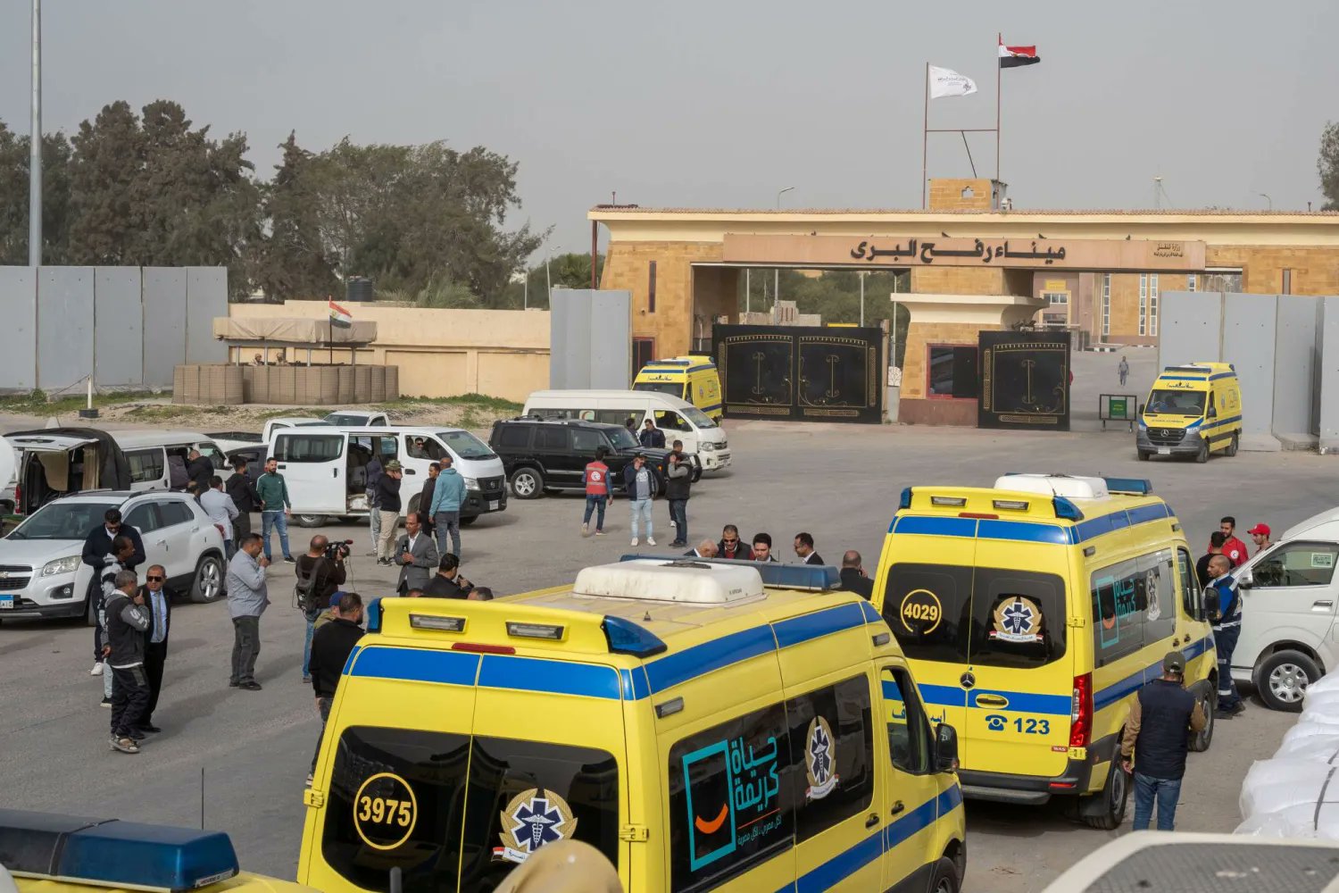 الاحتلال يمنع وفدا نقابيا يونانيا من دخول فلسطين