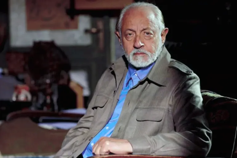الفنان المصري عبد العزيز مخيون في لقطة من مسلسل توبة