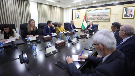 مصطفى يدعو إلى تكثيف الضغط الدولي والأوروبي لوقف الإجراءات الإسرائيلية غير القانونية وعنف المستعمرين
