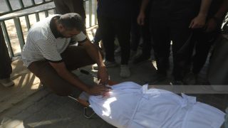 شهيدان ومصابون في قصف الاحتلال شقة سكنية بمدينة غزة واستهداف مركبة في خان يونس