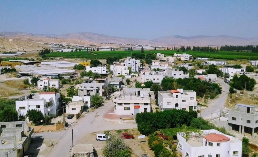 الاحتلال يعتقل مواطنين من قرية عين البيضا في الأغوار الشمالية