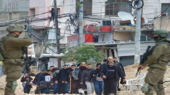 جنين: الاحتلال يفتش منازل في ميثلون ويعبد ويخضع عددا من المواطنين للاستجواب