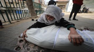 ثلاثة شهداء وعدة مصابين في قصف لقوات الاحتلال على مدينة غزة