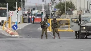 قوات الاحتلال تنصب حاجزين عسكريين جنوب وغرب بيت لحم