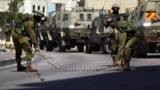 الاحتلال ينصب حاجزا قرب قرية راس كركر غرب رام الله