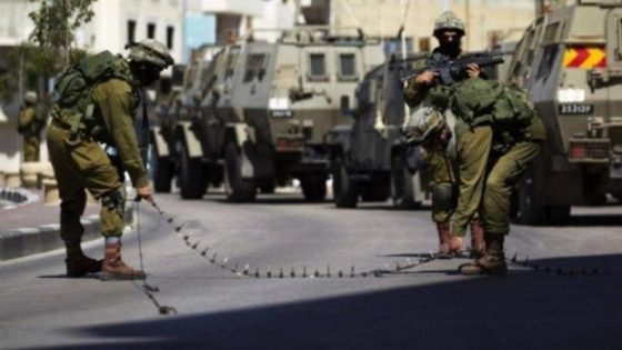 الاحتلال ينصب حاجزا قرب قرية راس كركر غرب رام الله