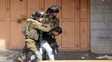 الاحتلال يعتقل شابا ويداهم منازل في طولكرم