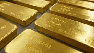 الذهب قرب أدنى مستوى في سبعة أشهر مع ارتفاع عوائد سندات الخزانة وتوقعات رفع الفائدة